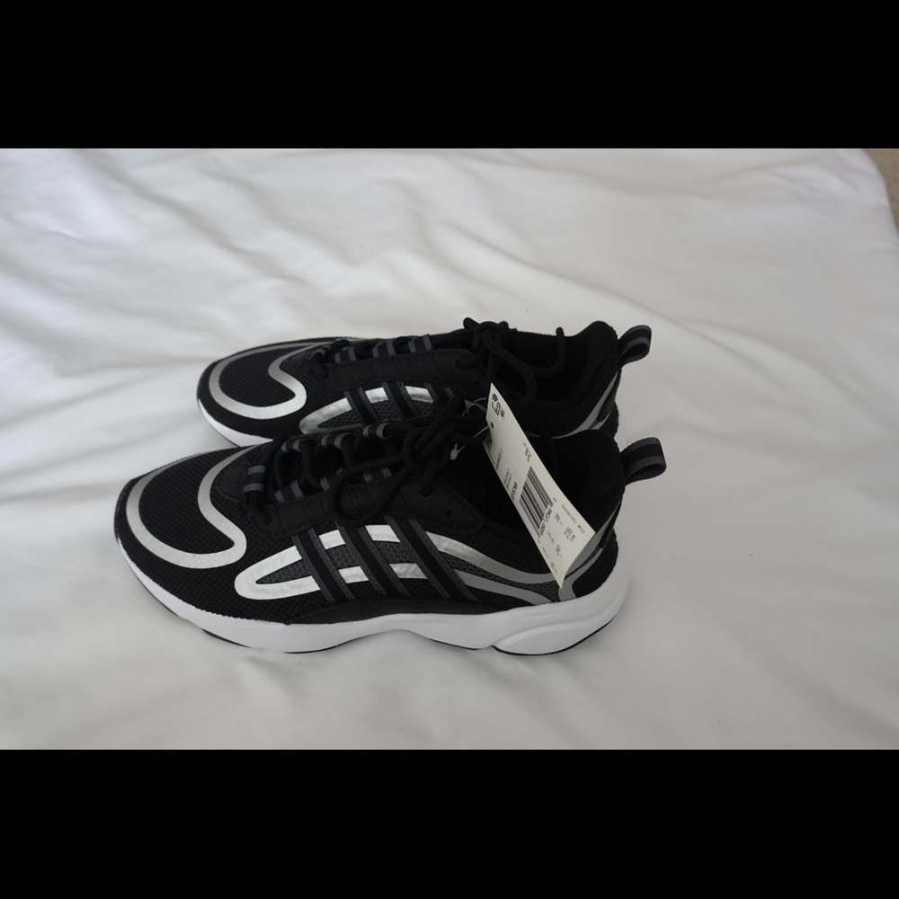 BRAND NEW! Adidas Haiwee